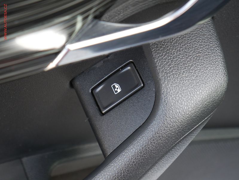Škoda Octavia (2017) 1.6 TDi, ČR, Style, LED - fotka 12 z 19