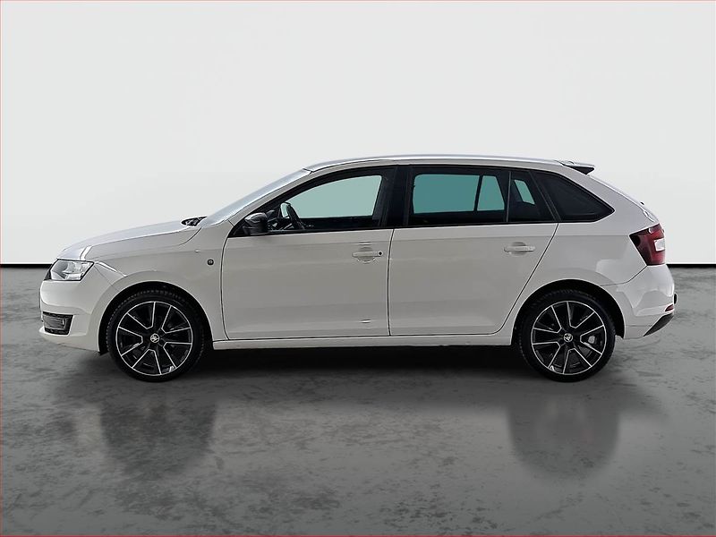 Škoda Rapid (2015) Spaceback 1.2 TSI, Xenony - fotka 3 z 19
