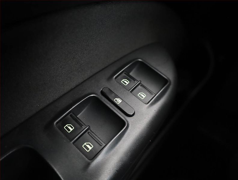 Škoda Octavia (2012) Ambition Plus 2.0 TDI, po STK - fotka 13 z 15