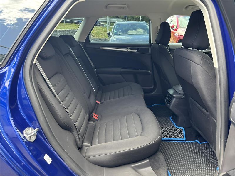 Ford Mondeo 2,0 TDCi AT WEBASTO TOP STAV - fotka 15 z 39