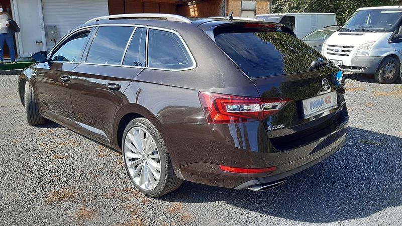 Škoda Superb 2.0 TSI Laurin&Klement DSG 4x4 - fotka 5 z 34