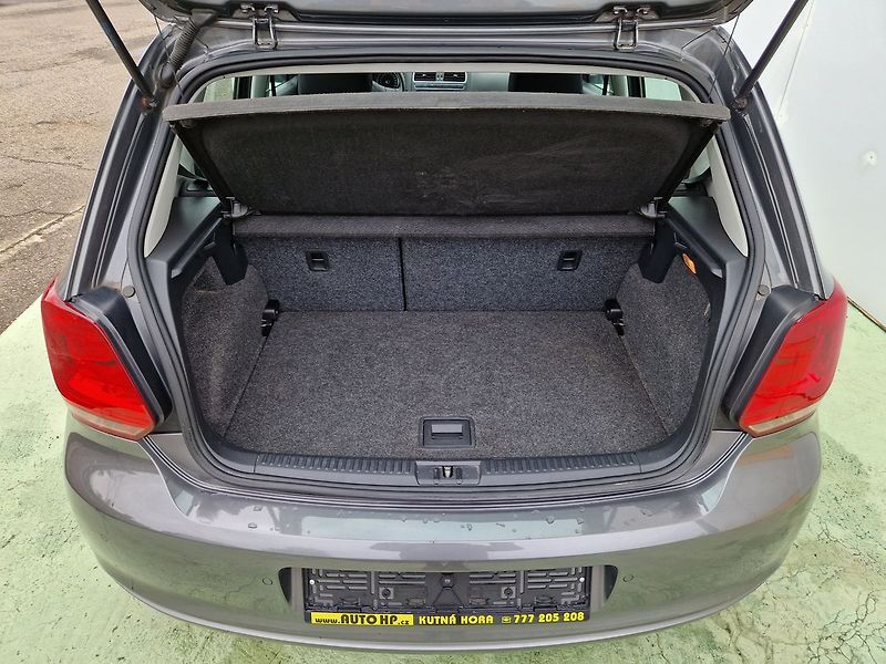 Volkswagen Polo Comfortline 1.4 - fotka 9 z 34