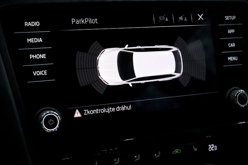 Škoda Octavia 3 FL 2.0 TSI 180 kW DSG RS - fotka 27 z 36