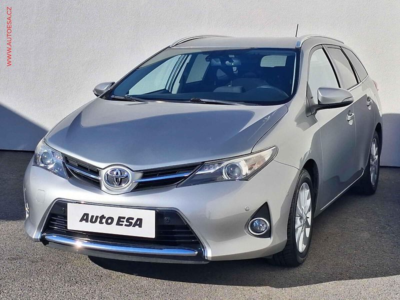 Toyota Auris (2013) 1.6VVTi, ČR, AC, navi, kamera - fotka 3 z 19