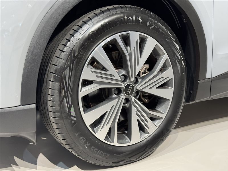 Audi Q4 e-tron 35 125kW LED Kessy PDC - fotka 7 z 45