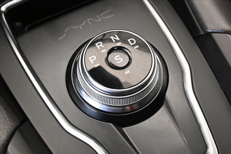 Ford Mondeo 2,0 TDCi 110 kW AT8 Titanium Z - fotka 25 z 33