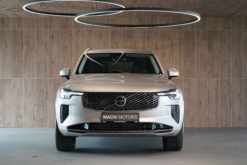 Volvo XC90 T8 AWD PLUS, Ventilace, 360° - fotka 2 z 48