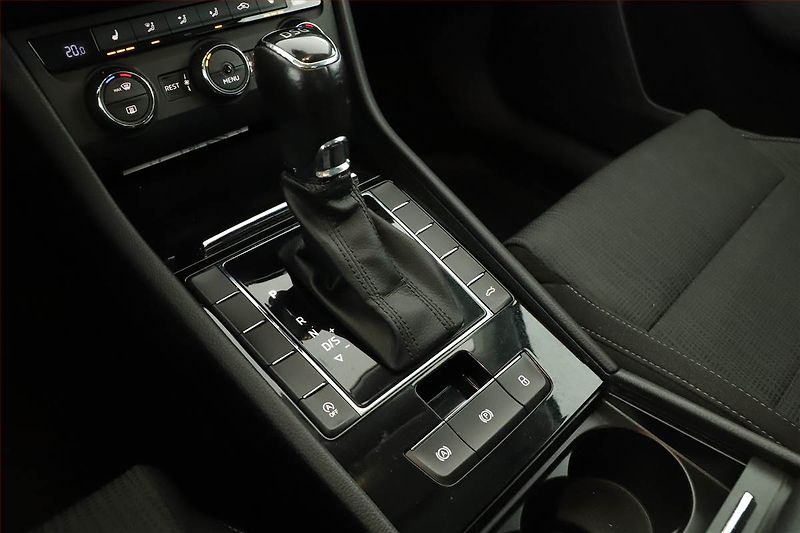 Škoda Superb (2016) Comfort 2.0 TDI, Automat, Navi - fotka 10 z 19