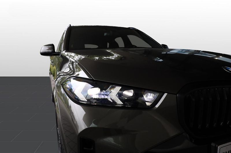 BMW X5 xDrive30d - fotka 27 z 37