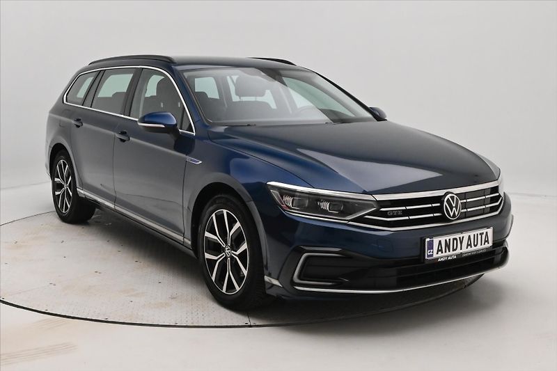 Volkswagen Passat 1,4 GTE TSI 160kW DSG Záruka a - fotka 3 z 33