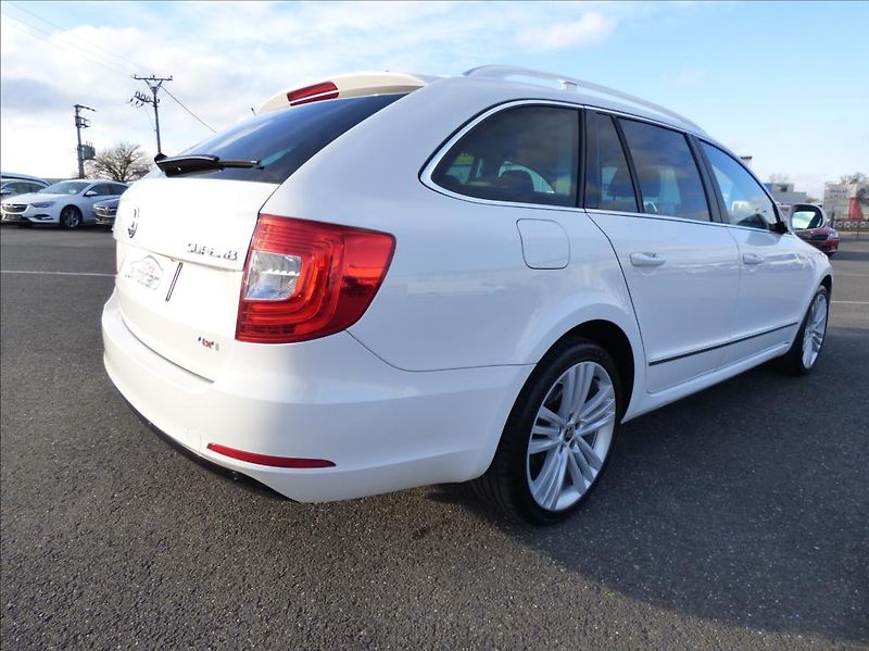 Škoda Superb 2,0 TDI 125kw 4x4  Laurin & Kl - fotka 3 z 54