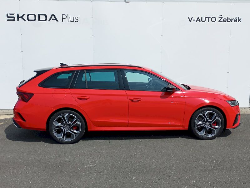Škoda Octavia (2023) COMBI RS  180kW 2,0TSI DSG - fotka 7 z 26
