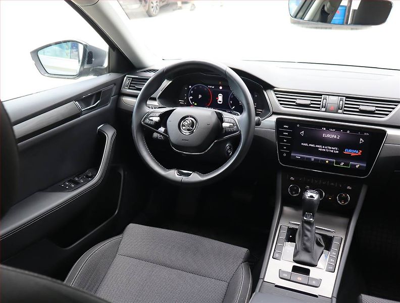 Škoda Superb (2022) 2.0 TDI - fotka 7 z 29