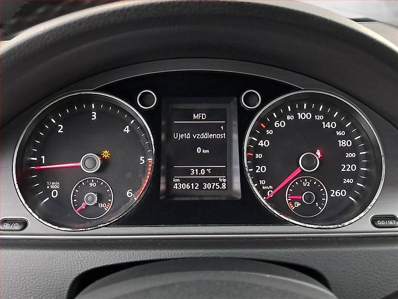 Volkswagen Passat (2014) 2.0 TDI, CZ doklady - fotka 11 z 20