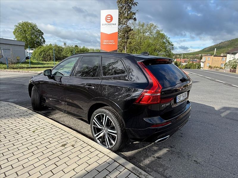 Volvo XC60 2,0 - fotka 3 z 62