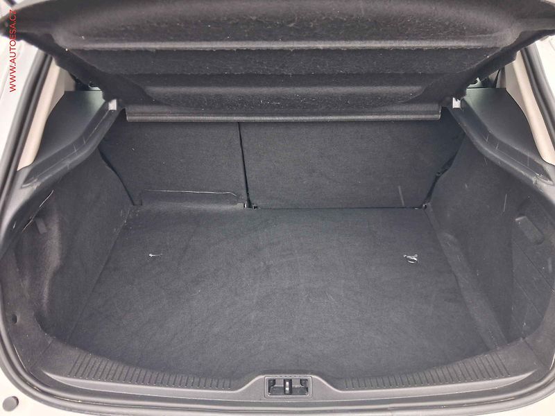 Renault Mégane (2011) 1.6i, 1.maj,ČR, AC, temp - fotka 7 z 16