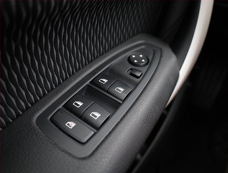 BMW Řada 1 (2014) 116d, Navi, Tempomat - fotka 18 z 21