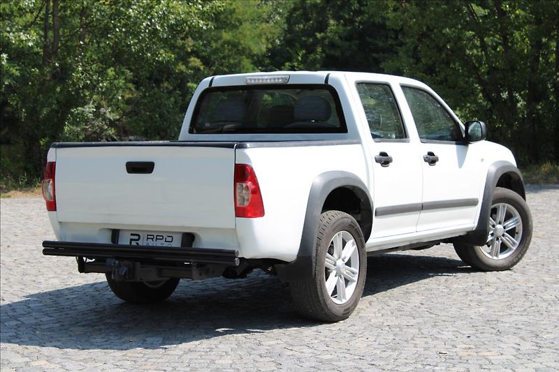 Isuzu D-Max 3.0 TD / 4x4 / 120kW / Tažné - fotka 2 z 36