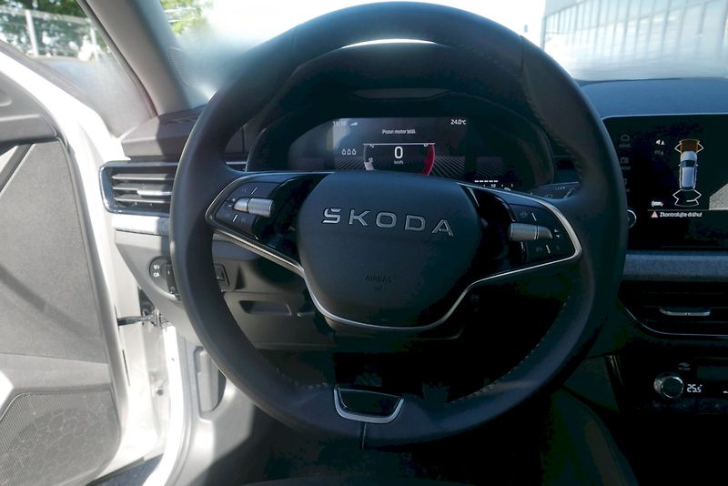 Škoda Scala (2025) 1.0 TSI 70 kW M5° Selection Ci - fotka 16 z 34