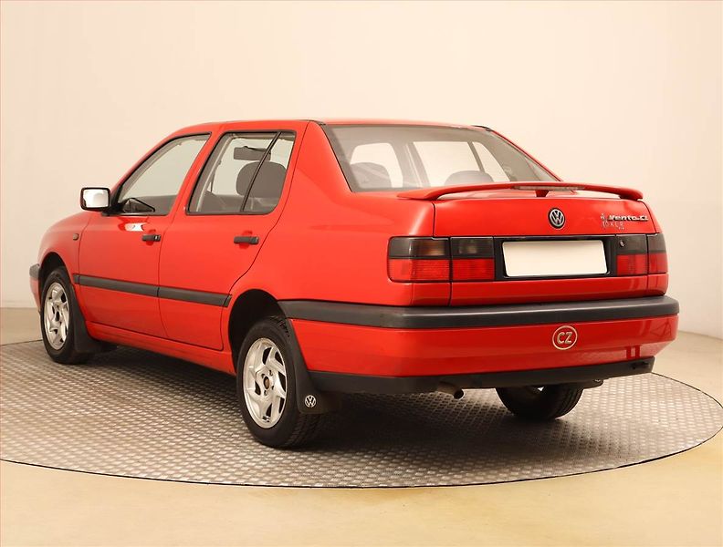Volkswagen Vento (1997) 1.8, ČR,1.maj, nová STK - fotka 4 z 14