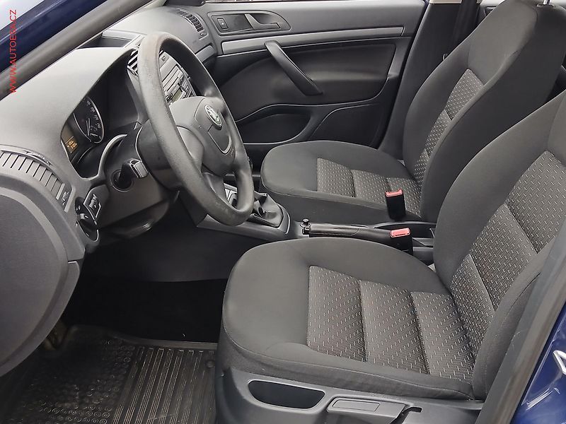 Škoda Octavia (2011) 1.6i, 2.maj,ČR - fotka 9 z 15