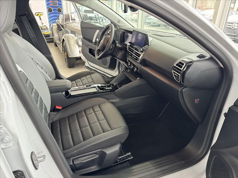 Citroën C4 1,2   MAX Petrol 130k Automati - fotka 12 z 20