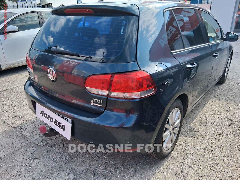 Volkswagen Golf (2010) 1.6 TDi, ČR, servis.kniha - fotka 2 z 3