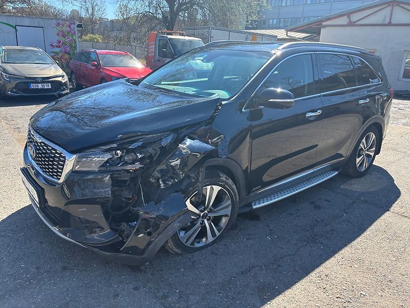 Kia Sorento GT LINE 2.2 CRDi 4x4 7 míst - fotka 2 z 24