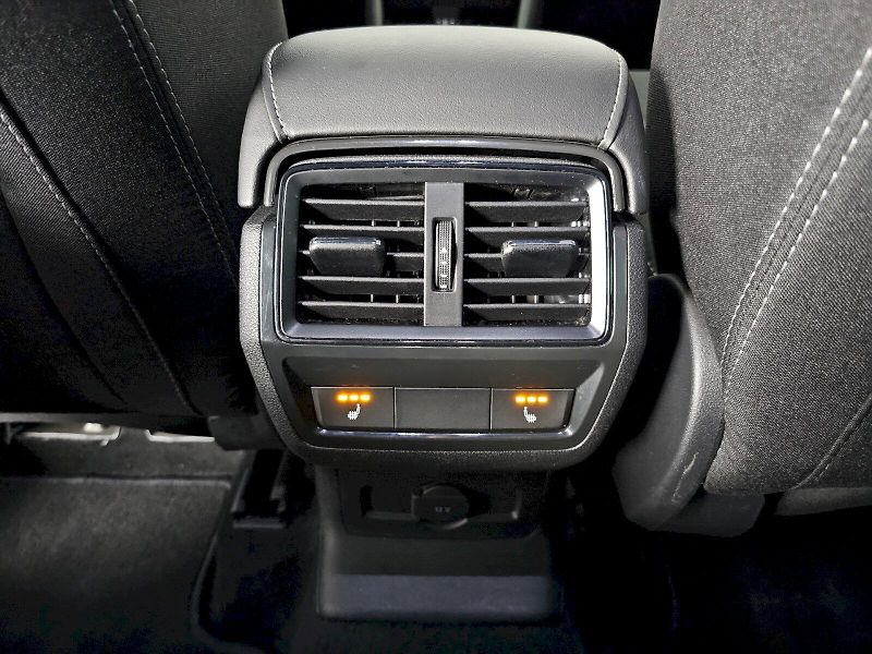 Škoda Karoq (2025) 1.5TSI 110kW DSG SPORTLINE TAŽ - fotka 27 z 33