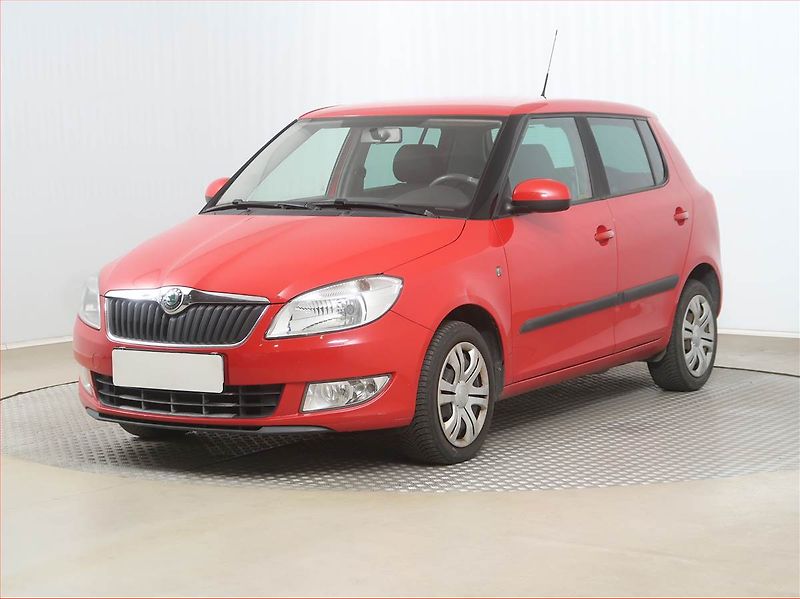 Škoda Fabia (2010) 1.2, rezervace - fotka 2 z 12