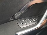 Peugeot 2008 (2016) 1.2 PureTech, Automat, ČR - náhled 17