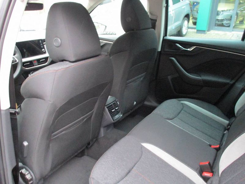 Škoda Kamiq Top Selection 1,0TSI 85kW DSG/ - fotka 13 z 14