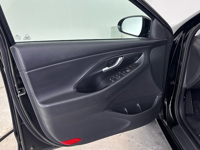 Hyundai i30 Smart DCT - fotka 13 z 26