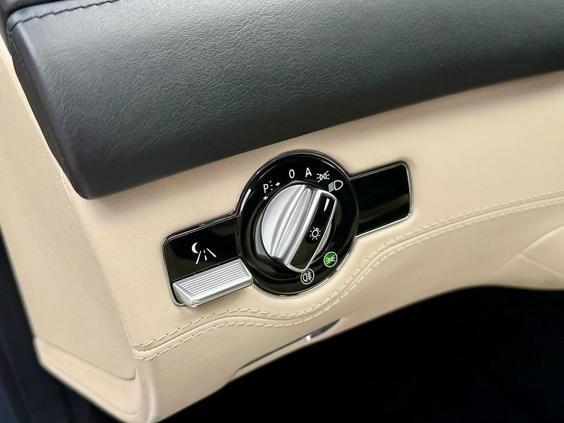Mercedes-Benz CL (2010) 500 4MATIC - fotka 18 z 44