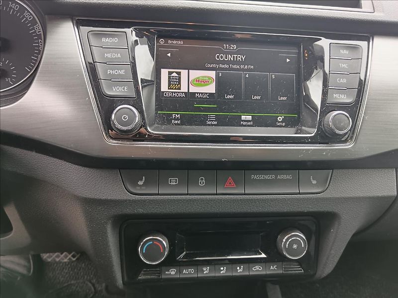 Škoda Fabia 1,2 TSi DSG  Joy - fotka 21 z 24
