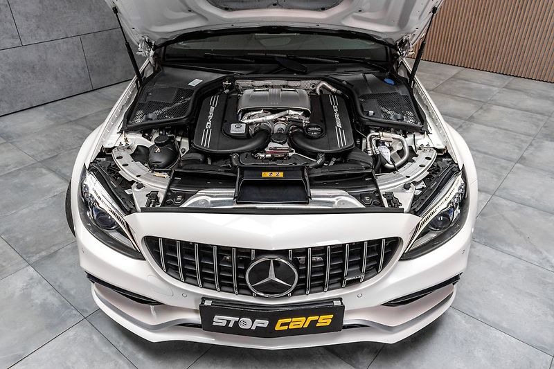 Mercedes-Benz Třídy C C63 AMG V8 BURMESTER*NAPPA*DPH - fotka 40 z 51