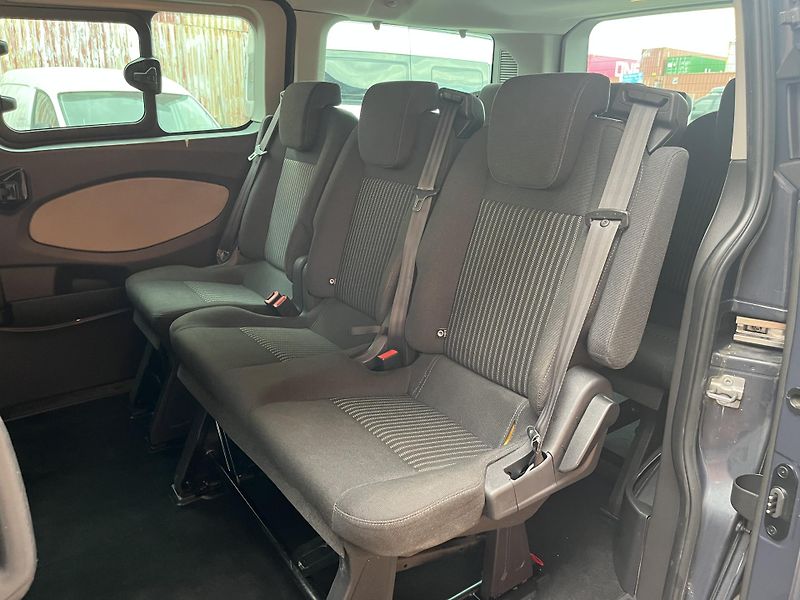 Ford Tourneo Custom (2014)  2,2TDi 9míst PO VELKÉM SERVIS - fotka 16 z 19