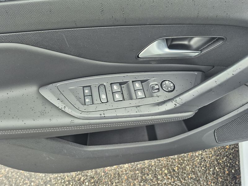 Peugeot 308 (2026) SW ALLURE Hybrid 145 e-DCS6 - fotka 14 z 23