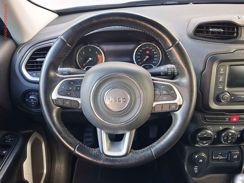 Jeep Renegade (2015) 2.0 MJT 4x4, ČR, Limited, TZ - fotka 11 z 16