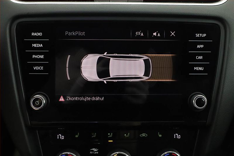 Škoda Octavia (2018) 1.5 TSI, Navi, Tempomat - fotka 10 z 19