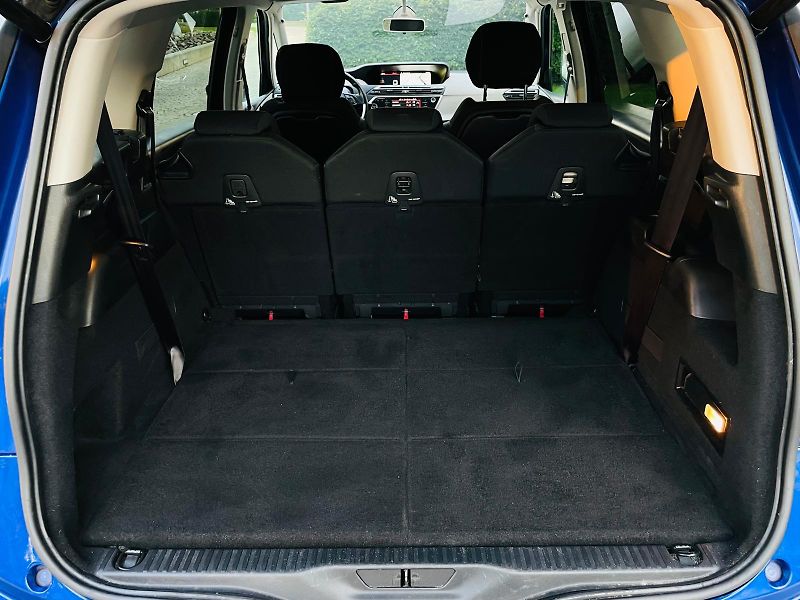 Citroën Grand C4 Picasso 2.0HDi MANUÁL 7MÍST SENZORY - fotka 20 z 46