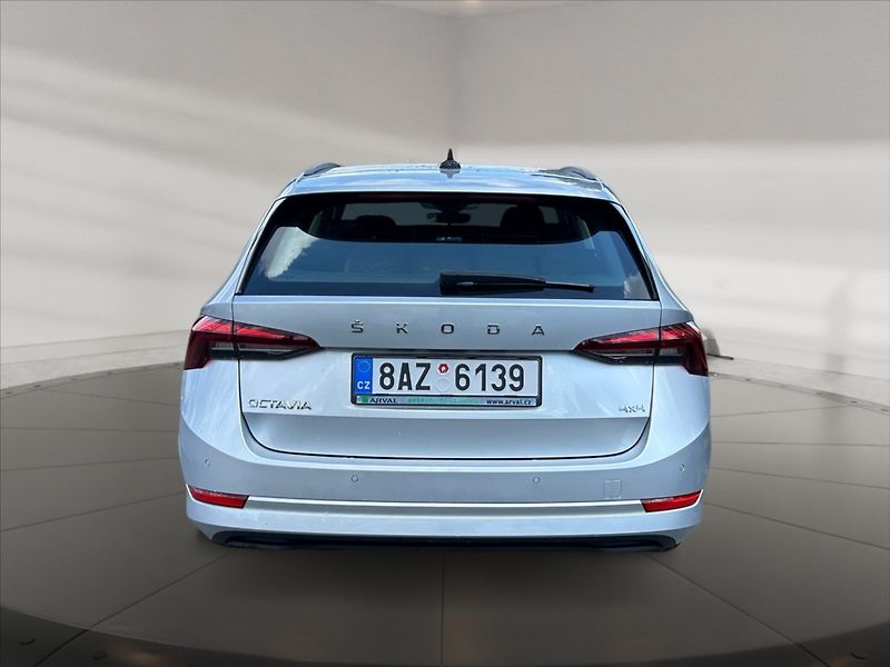 Škoda Octavia 2,0 TDI Ambition 4x4 DSG - fotka 5 z 11