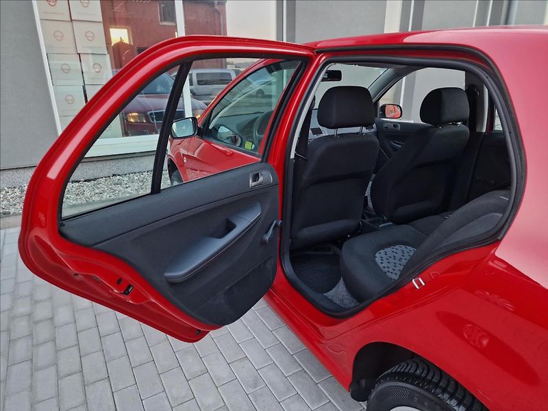 Škoda Fabia 1.2i 47kW,původ ČR - fotka 18 z 39