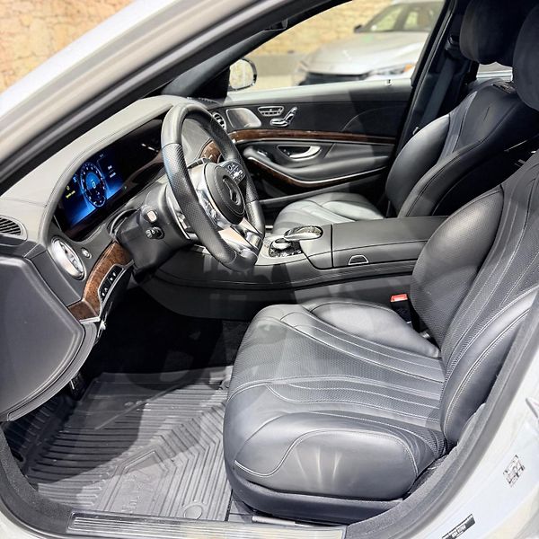 Mercedes-Benz Třídy S (2019) S 560L - fotka 16 z 32