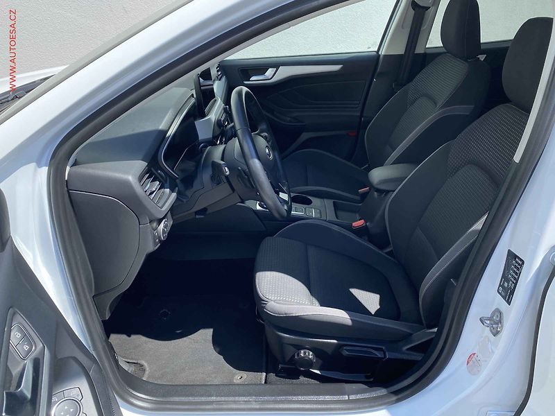 Ford Focus (2018) 1.5 EcoBlue, AT, navi, park - fotka 9 z 19