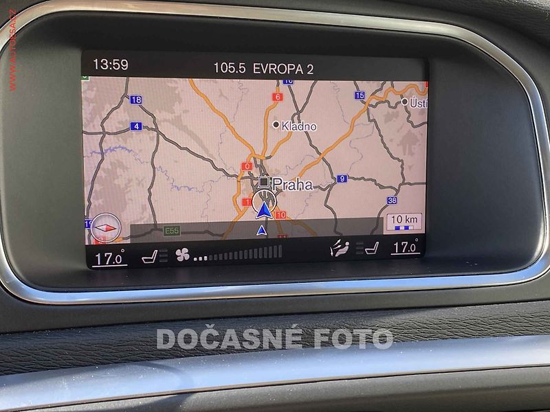 Volvo V40 (2017) 2.0 D2, LED, kamera - fotka 14 z 17