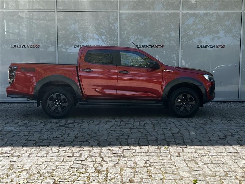 Isuzu D-Max 1,9 Double Cab  6AT V-Cross 4x - fotka 4 z 27