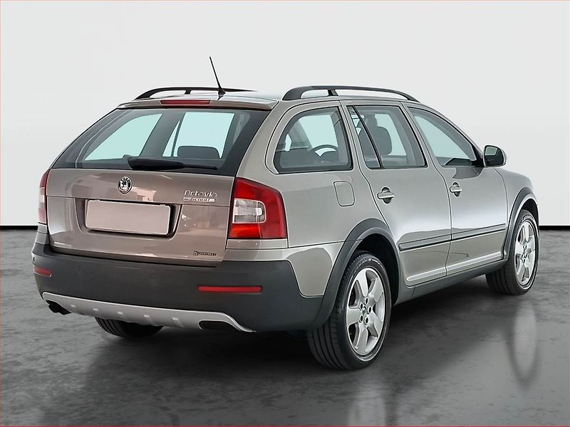 Škoda Octavia (2012) Scout 1.8 TSI, 4X4 - fotka 5 z 19