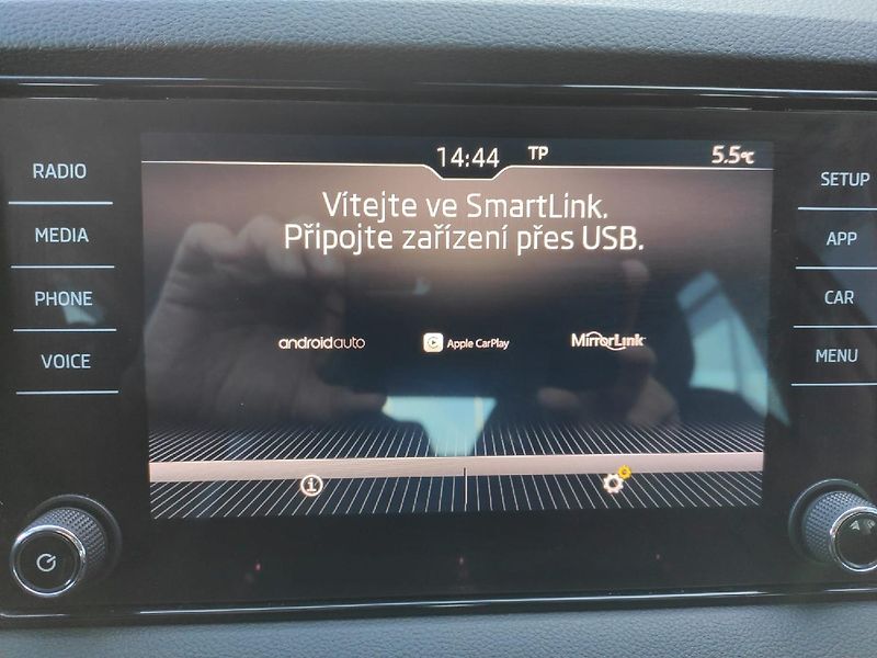 Škoda Karoq (2018) Ambition 1.0 TSI 96kW MAN6 TZ - fotka 26 z 30