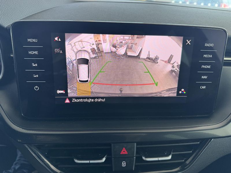 Škoda Kamiq (2020) 1,5TSi DSG NAVI LED TAŽNÉ - fotka 28 z 30